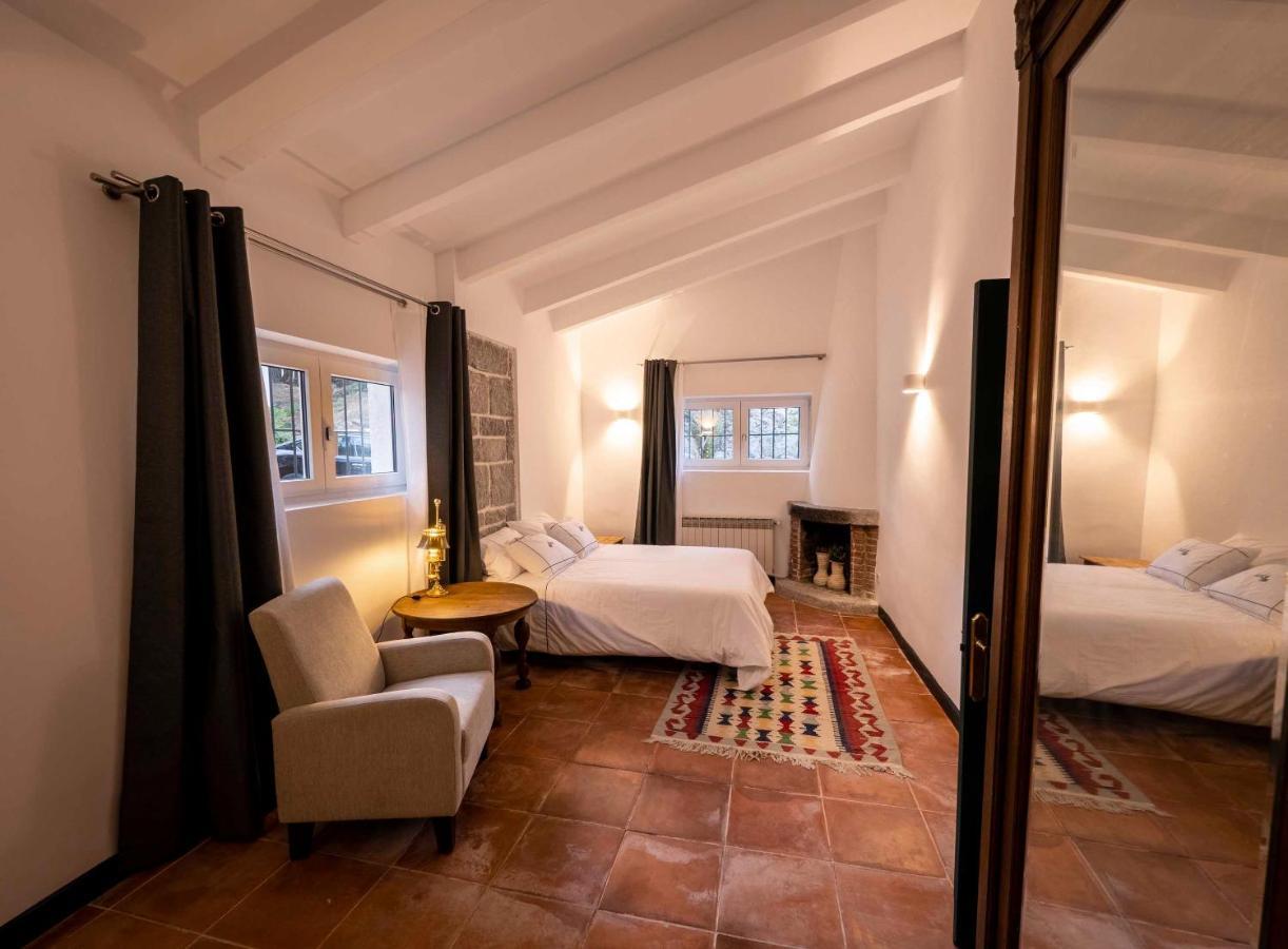 Chalet Con Piscina En Torrelodones Eksteriør bilde
