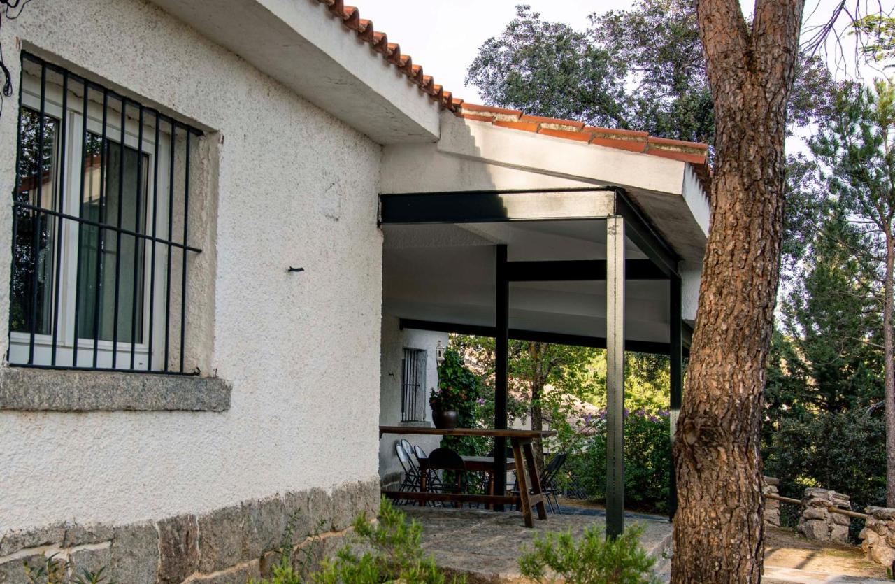 Chalet Con Piscina En Torrelodones Eksteriør bilde