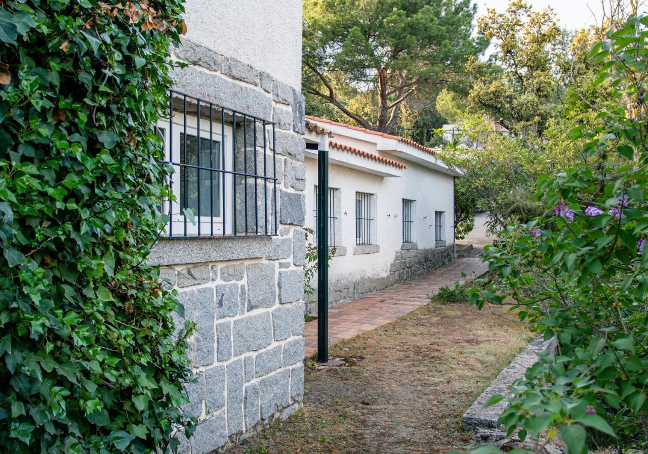 Chalet Con Piscina En Torrelodones Eksteriør bilde