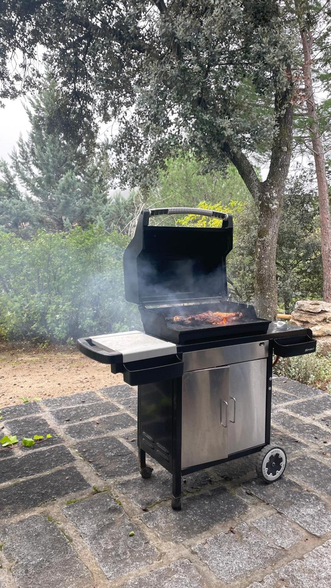 Chalet Con Piscina En Torrelodones Eksteriør bilde