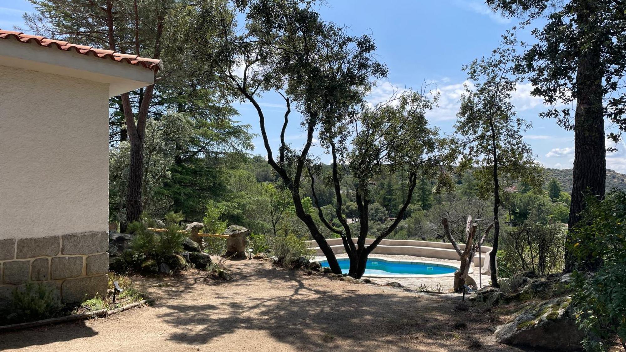 Chalet Con Piscina En Torrelodones Eksteriør bilde