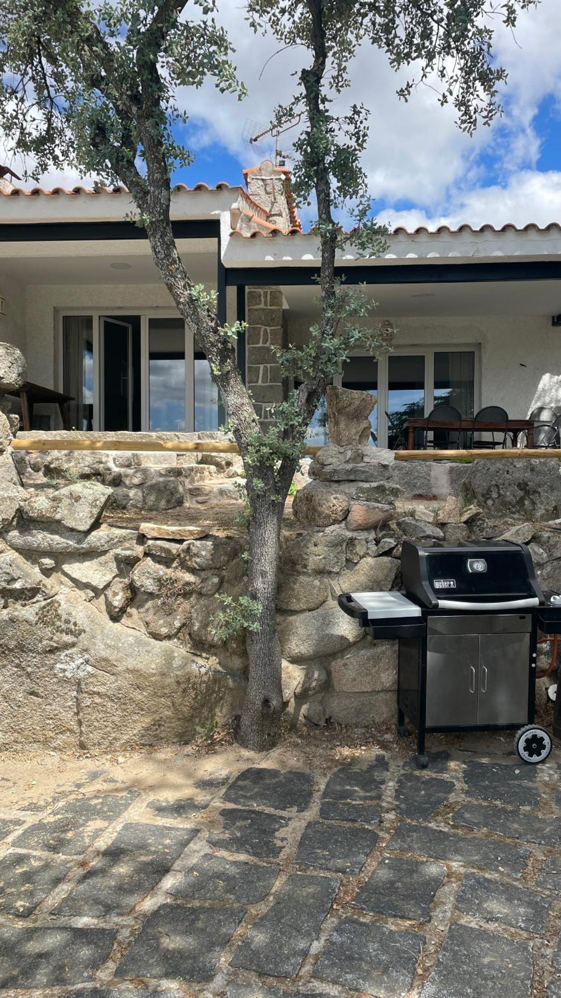 Chalet Con Piscina En Torrelodones Eksteriør bilde