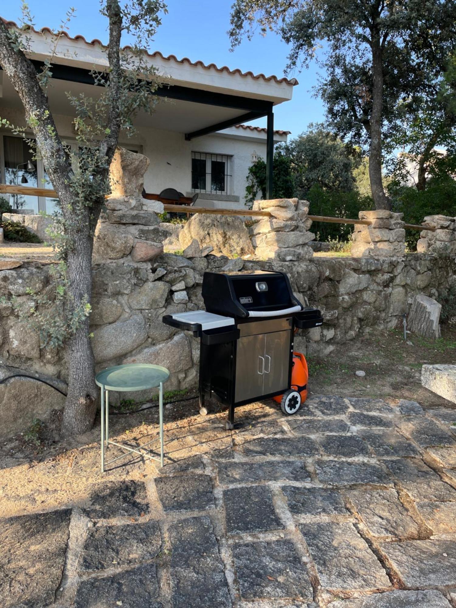 Chalet Con Piscina En Torrelodones Eksteriør bilde