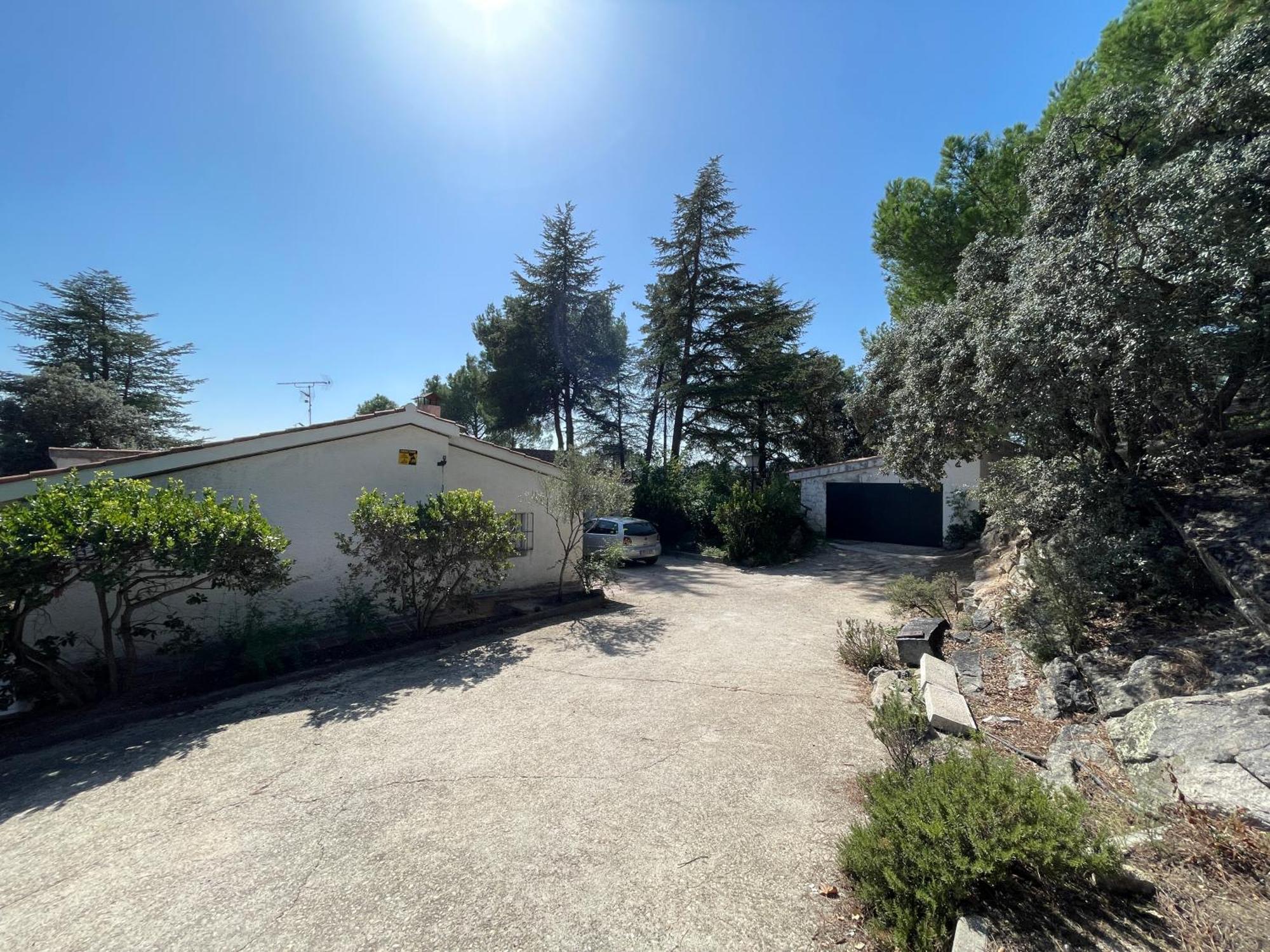 Chalet Con Piscina En Torrelodones Eksteriør bilde