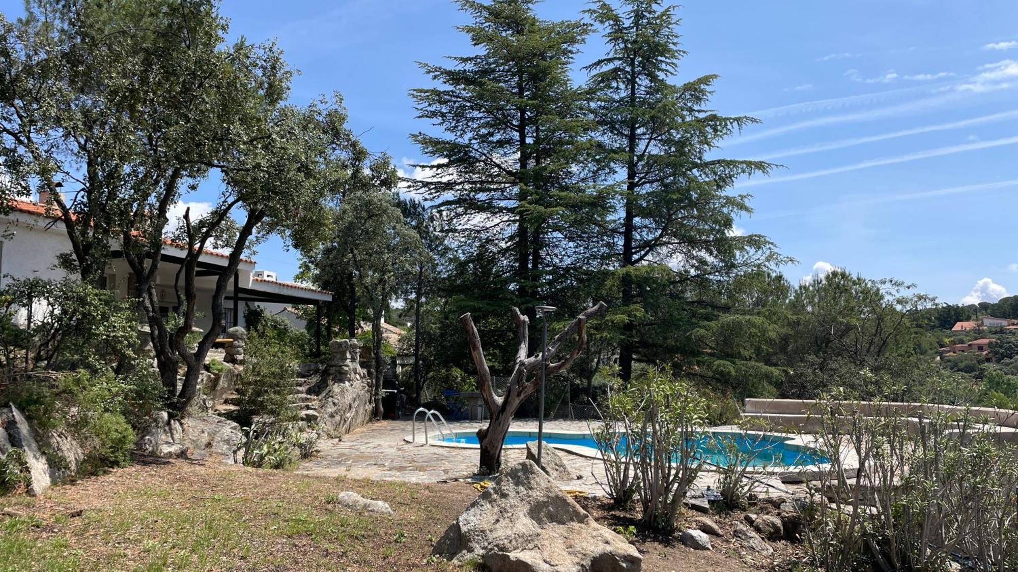 Chalet Con Piscina En Torrelodones Eksteriør bilde
