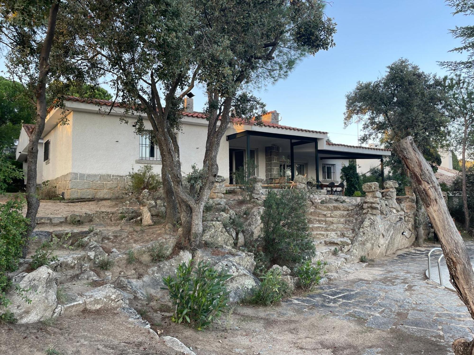 Chalet Con Piscina En Torrelodones Eksteriør bilde