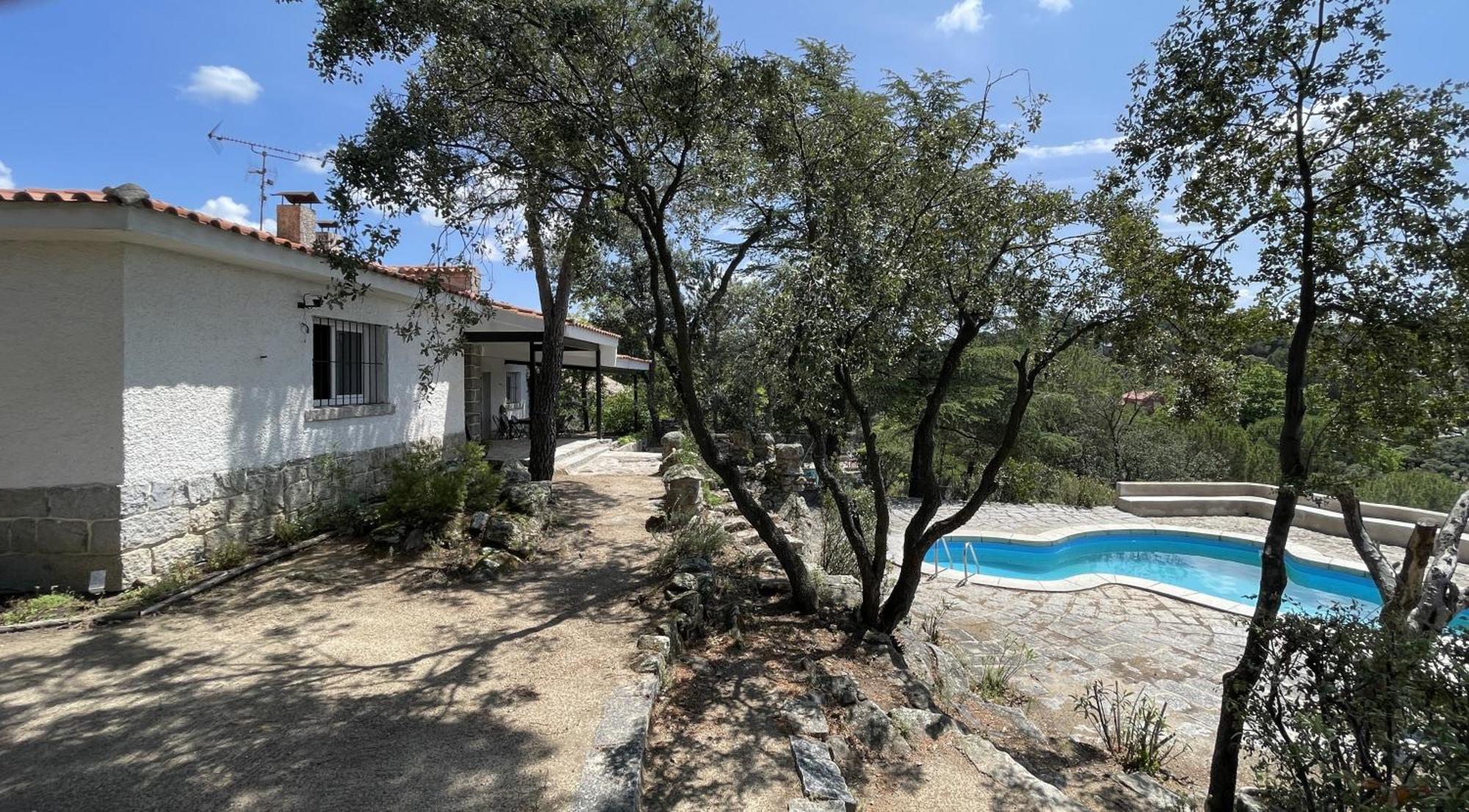 Chalet Con Piscina En Torrelodones Eksteriør bilde