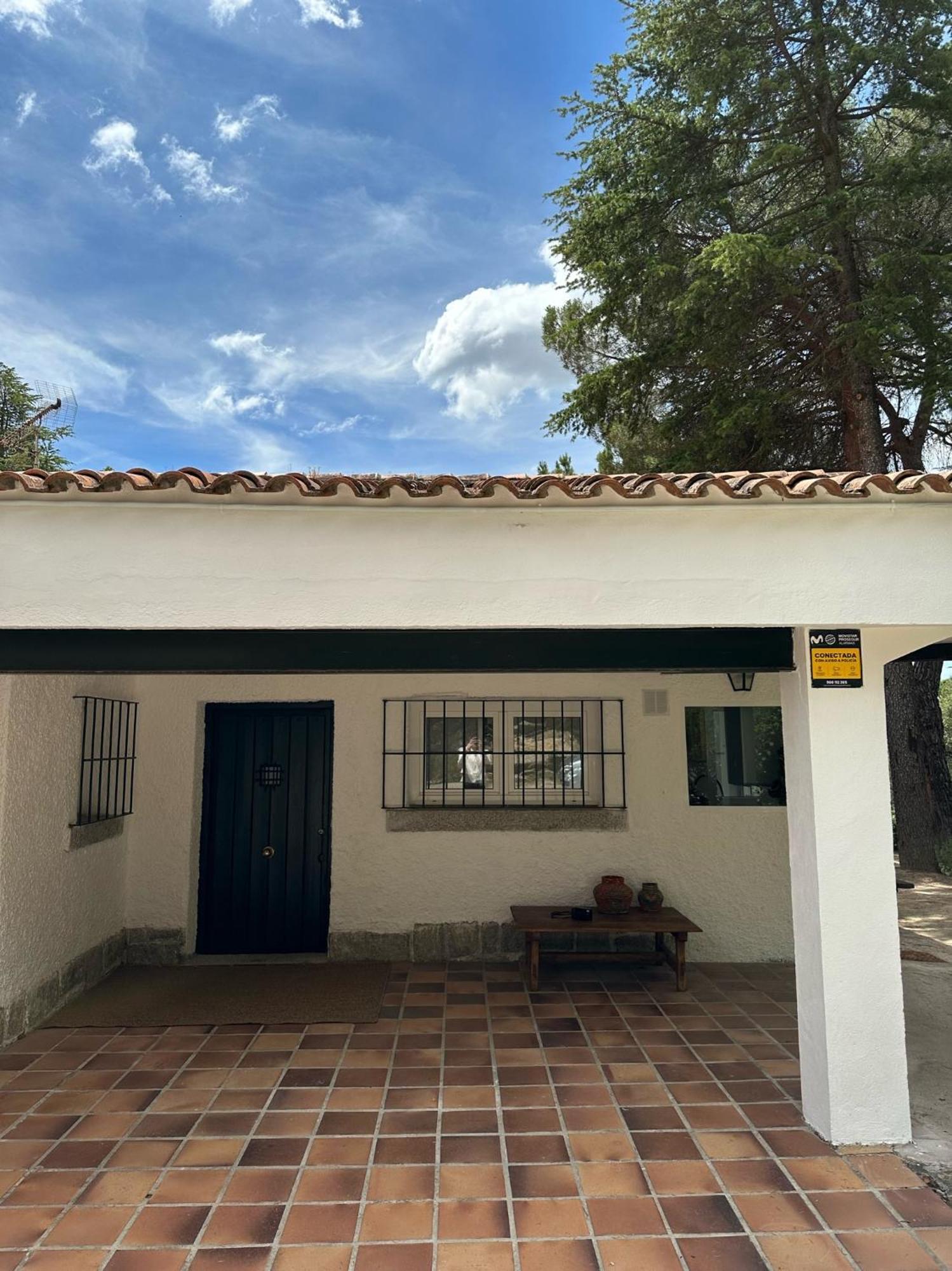 Chalet Con Piscina En Torrelodones Eksteriør bilde